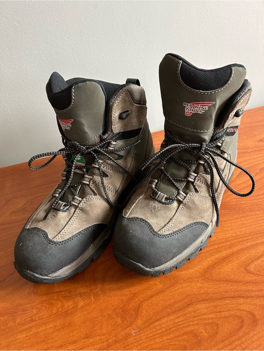 Red Wing Men's Brown and Black Lace-Up Work Boots